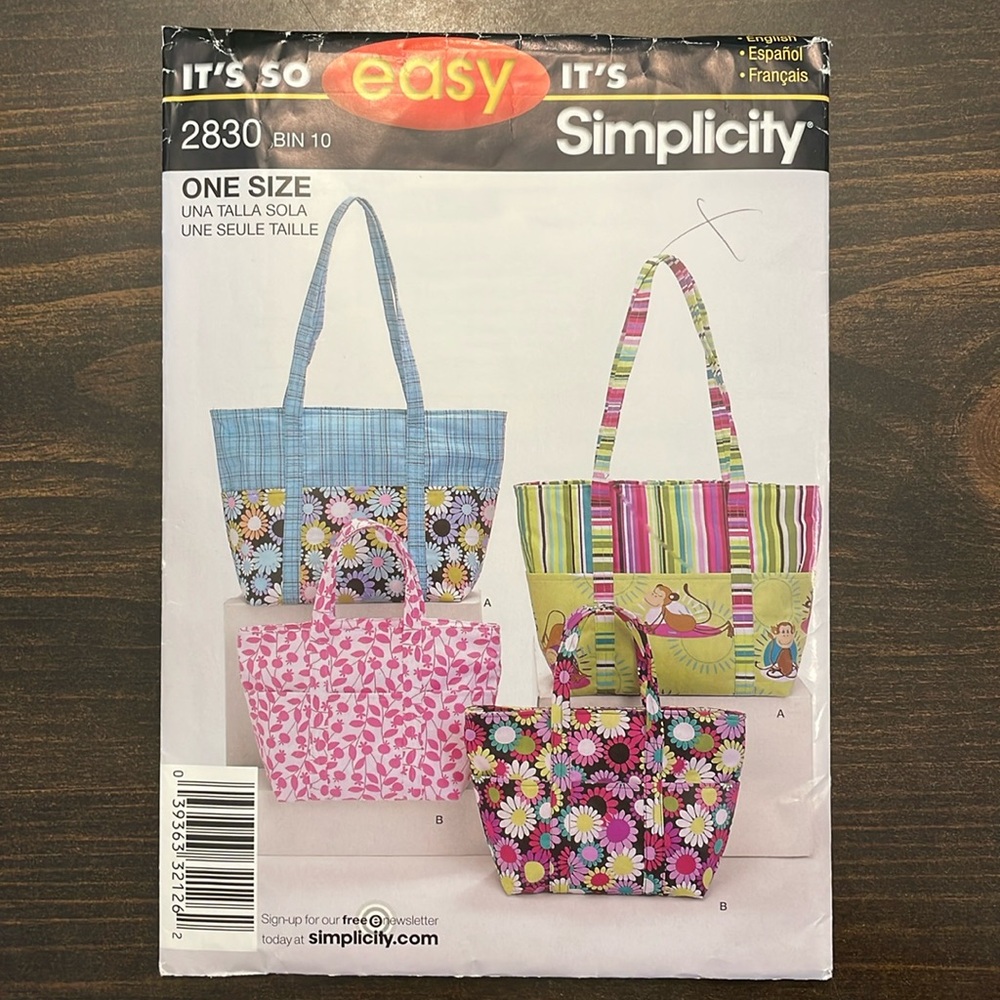 Simplicity Pattern 2830 UNCUT Tote Bag in Two Sizes